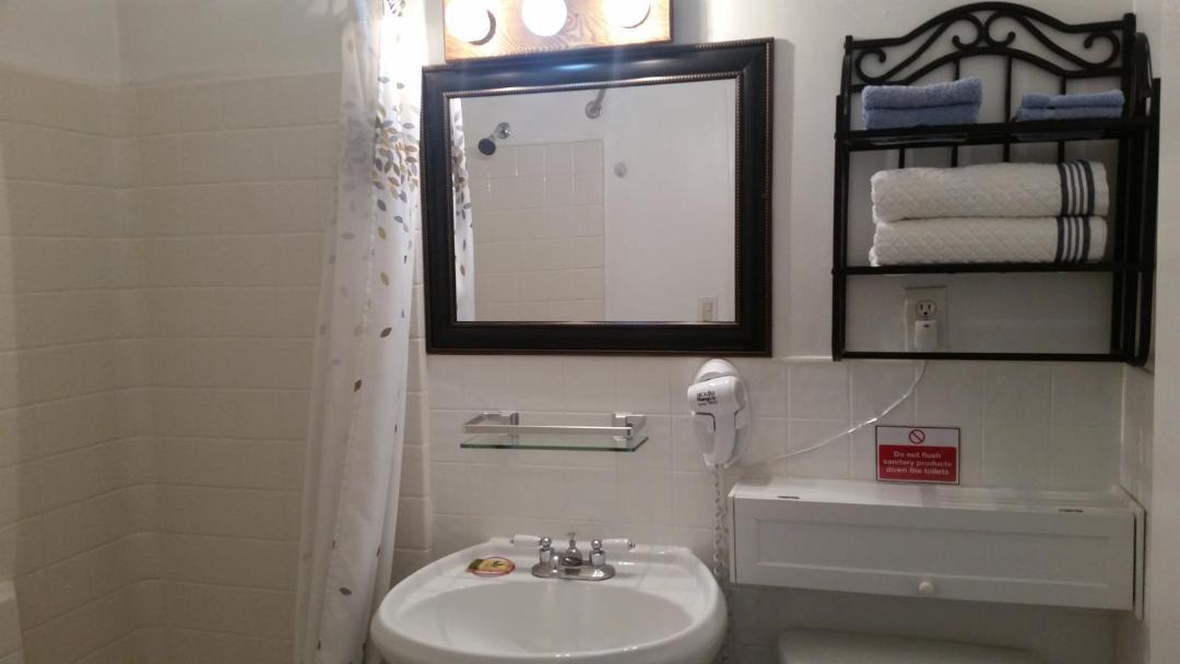 Photo of Bathroom in Canon City