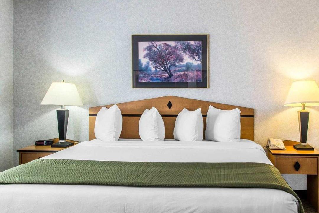 Photo of Bedroom in Aurora