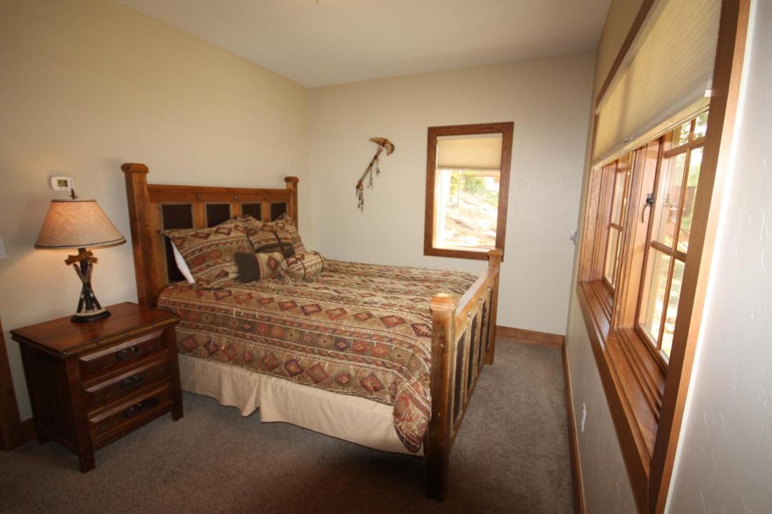 Photo of Bedroom in Crown