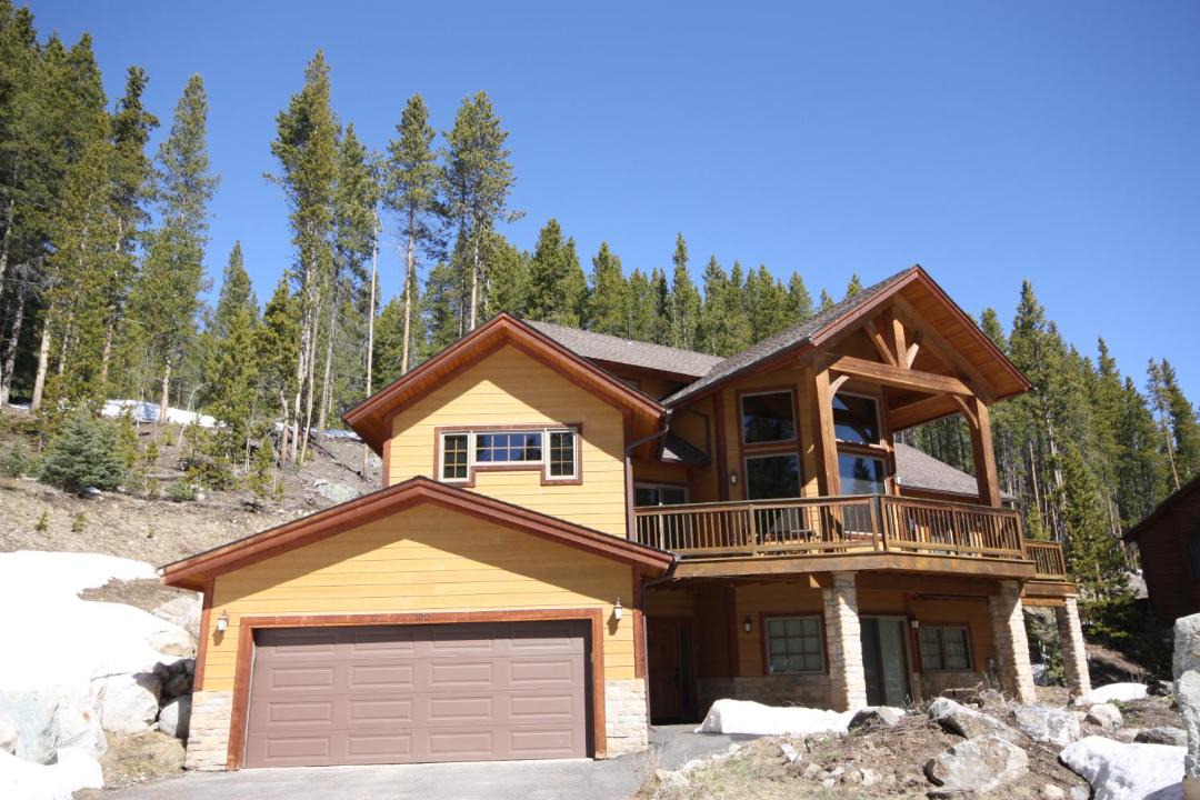 Photo of Buildings in Crown