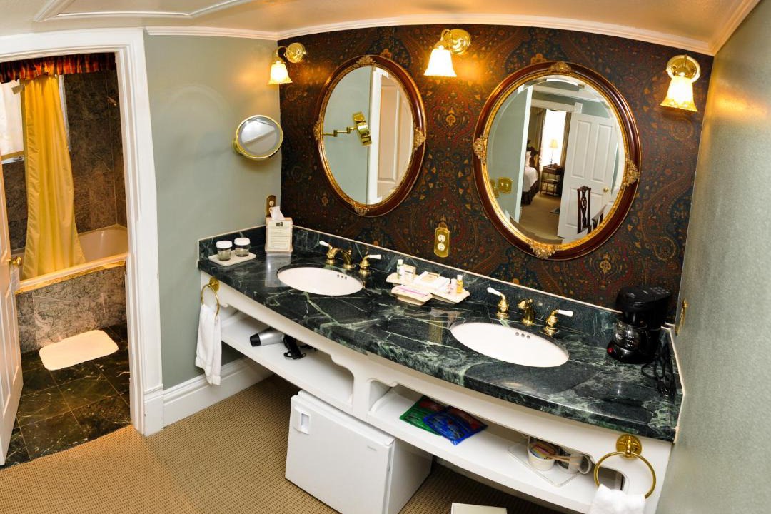 Photo of Kitchen in Manitou Springs Historic District