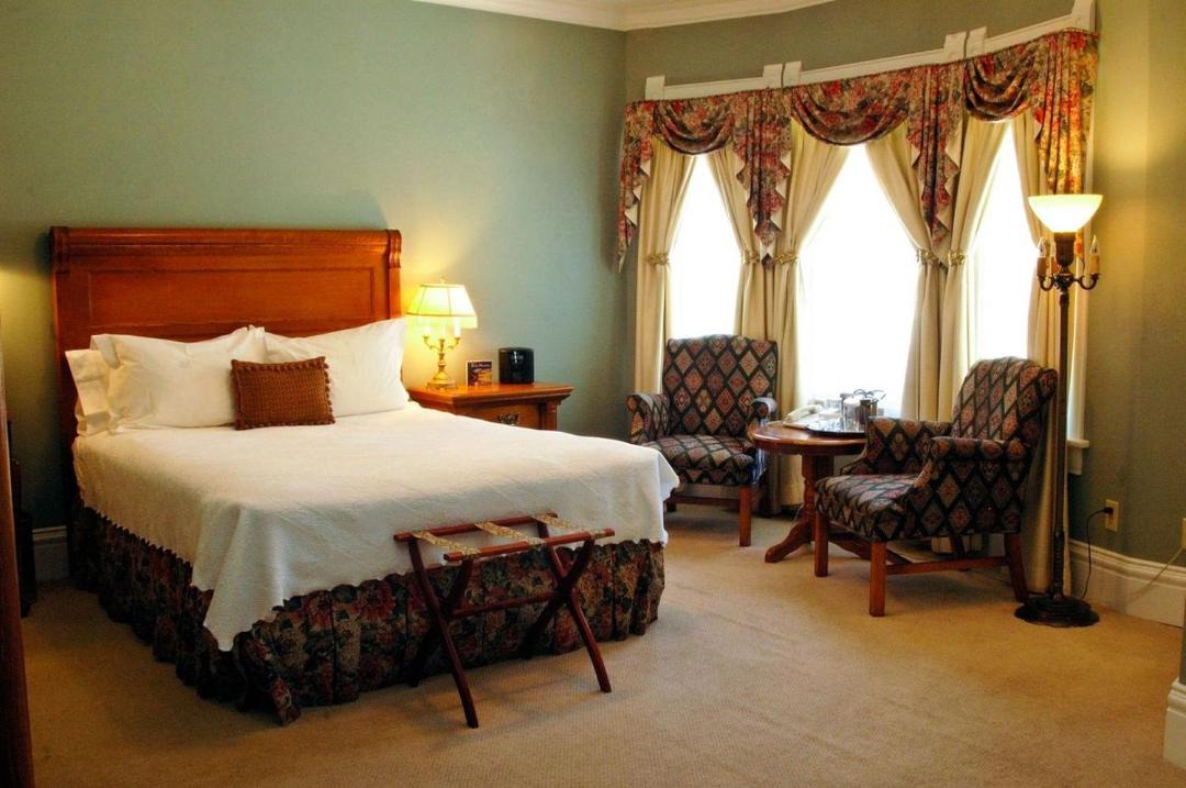 Photo of Bedroom in Manitou Springs Historic District