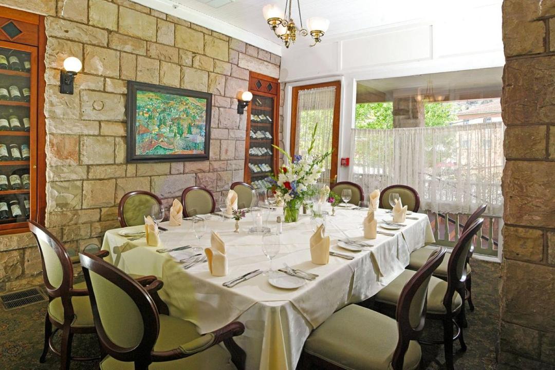 Photo of Livingroom in Manitou Springs Historic District