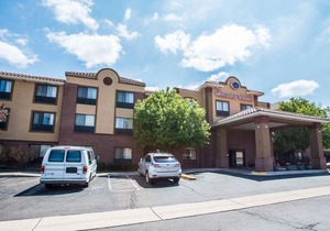 Comfort Suites Lakewood - Denver