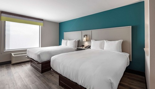 Suite, 2 Queen Beds, Non Smoking