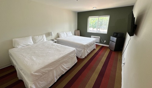 Deluxe Room, 2 Queen Beds, Mountain View