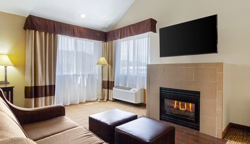 Suite, 1 King Bed with Sofa bed, Accessible, Non Smoking (Upgrade)