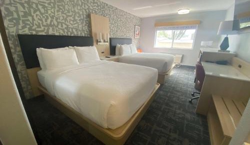 Queen Room with Two Queen Beds and Walk-In Shower - Non-Smoking