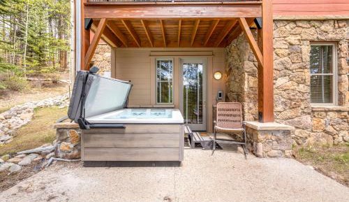 Three-Bedroom Holiday Home 