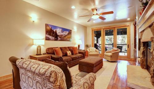 Four-Bedroom Holiday Home
