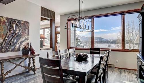 Five-Bedroom Holiday Home
