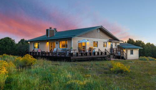 Three-Bedroom Vacation Home 