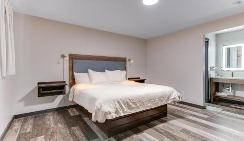 Queen Room