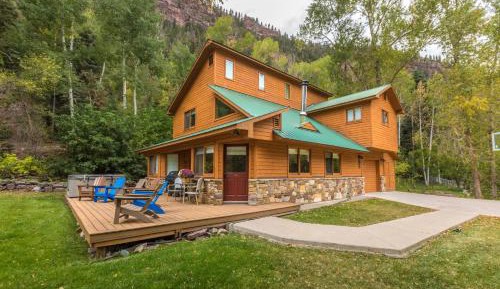 Three-Bedroom Vacation Home 