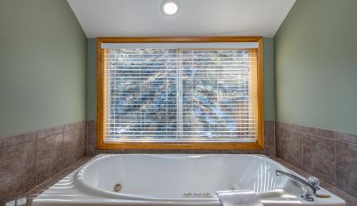 Riverview Suite