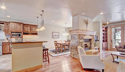 Four-Bedroom Holiday Home