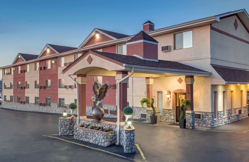 Castle Rock Hotel | OYO Hotel Castle Rock CO Downtown