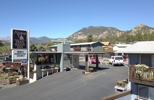 Estes Park Hotel | Alpine Trail Ridge Inn