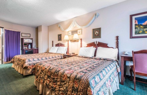 Manitou Springs Hotel | Econo Lodge Inn & Suites