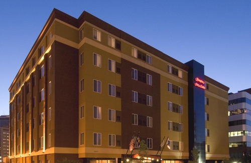 Uptown Hotel | Hampton Inn & Suites Denver-Downtown