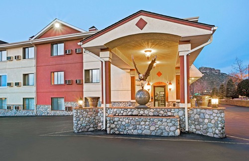 Castle Rock Hotel | OYO Hotel Castle Rock CO Downtown