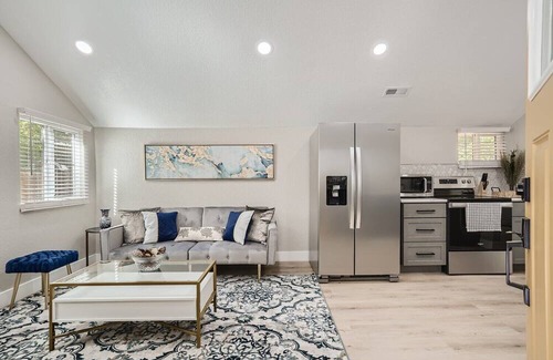 Kipling House | Updated Clean Retreat Next to Beautiful Creek and Trail