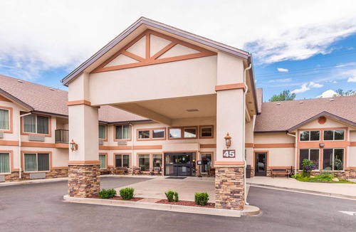 Manitou Springs Hotel | Magnuson Grand Pikes Peak