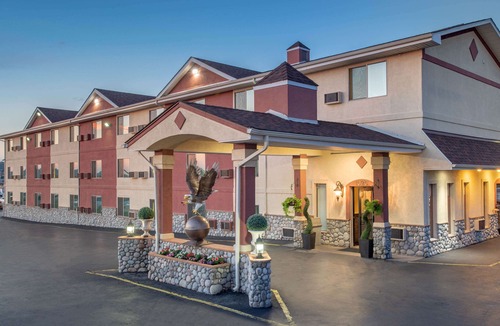 Castle Rock Hotel | OYO Hotel Castle Rock CO Downtown
