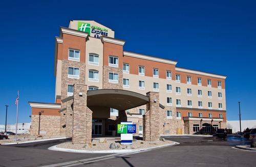 Montbello Hotel | Holiday Inn Express and Suites Denver East Peoria Street, an Ihg Hotel