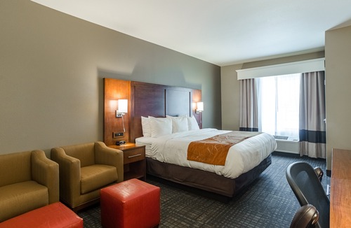 Loveland Hotel | Comfort Suites Loveland