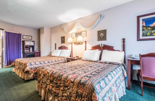 Manitou Springs Hotel | Econo Lodge Inn & Suites
