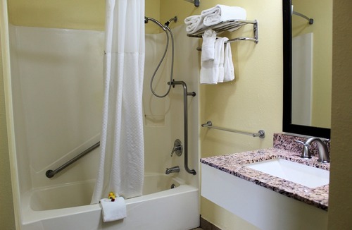 Gunnison Hotel | Days Inn & Suites by Wyndham Gunnison