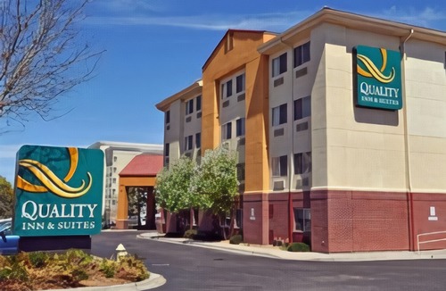 Dupont Hotel | Quality Inn & Suites Denver International Airport