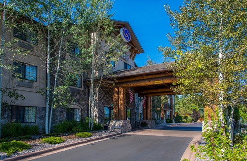 North Central Evergreen Hotel | Comfort Suites Golden West on Evergreen Parkway