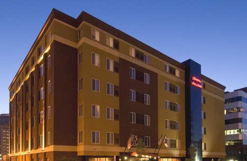 Uptown Hotel | Hampton Inn & Suites Denver-Downtown
