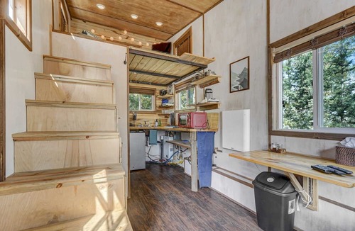 Cripple Creek Cabin | NEW Lovable Mountain Tiny Home near Cripple Creek