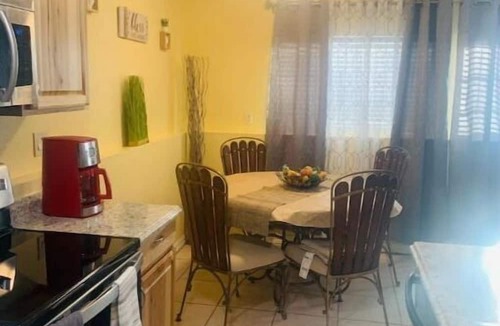 Southeast Colorado Springs Apartment | Luxury 2 bedroom rental place with a fireplace
