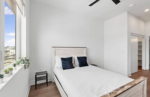 West Colfax Apartment | Modern Sloans Lake Apt