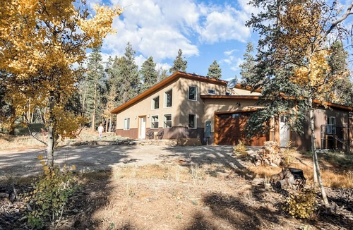 Fairplay Cabin | The Hideaway - Hot tub, Private, No stairs, 3-bedroom cabin in Fairplay