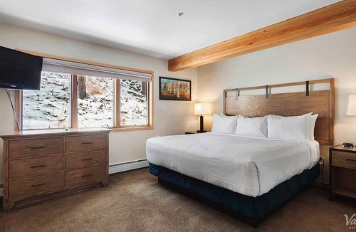 Baldy Mountain Condo | Great 2 bedrm lock off condo near trailhead of Baldy Mountain. Beautiful views!