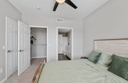 Englewood Apartment | Adorable 1BR Englewood Apartment w/Pool & Hot Tub