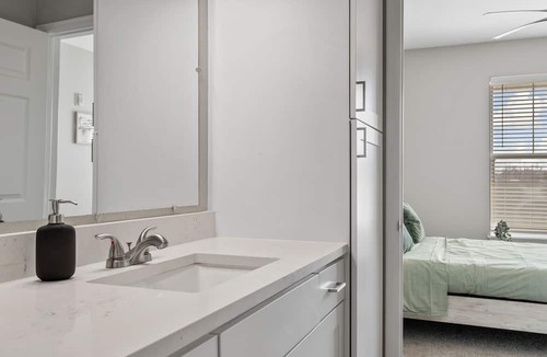 Englewood Apartment | Adorable 1BR Englewood Apartment w/Pool & Hot Tub