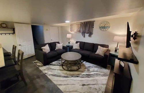 Alta Vista Area House | 3 bedroom Lock-off apartment