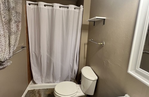 Lamar Heights Area House | Vibrant, comfortable home in Arvada. Close to great eats and beautiful views!!!
