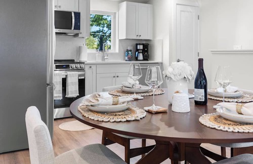 Sunnyside Apartment | Walkable 2BR Close to downtown, hiking, Red Rocks