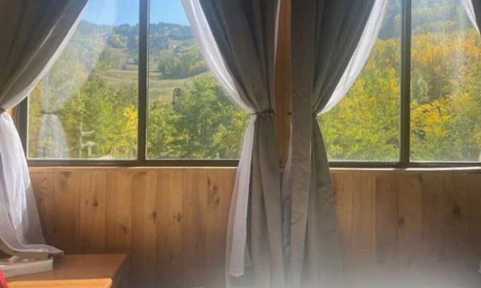 Glenwood Springs Cabin | Mountain View Room #10